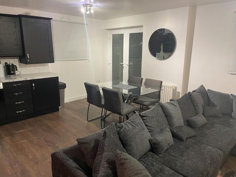Stunning Central Apartment With Free Parking Sheffield Exterior photo